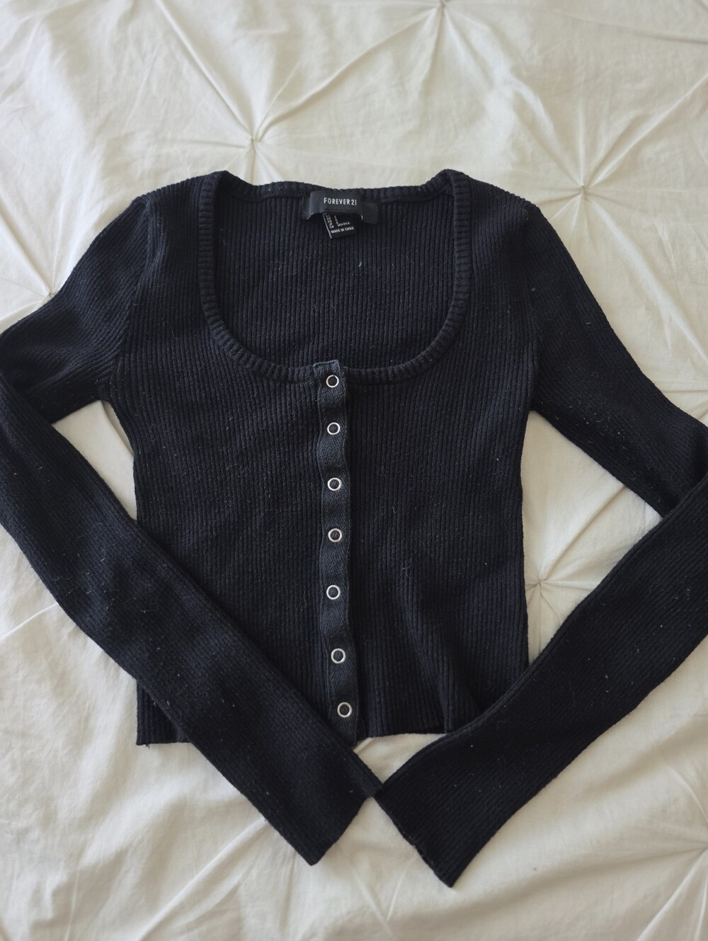 Forever 21 Women's Black Ribbed Button Front Cropped Cardigan Sweater
